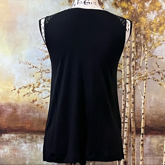 EUC LOFT Comfy, Sleeveless Top, Pretty Front & Shoulder detailing. - Picture 5 of 9